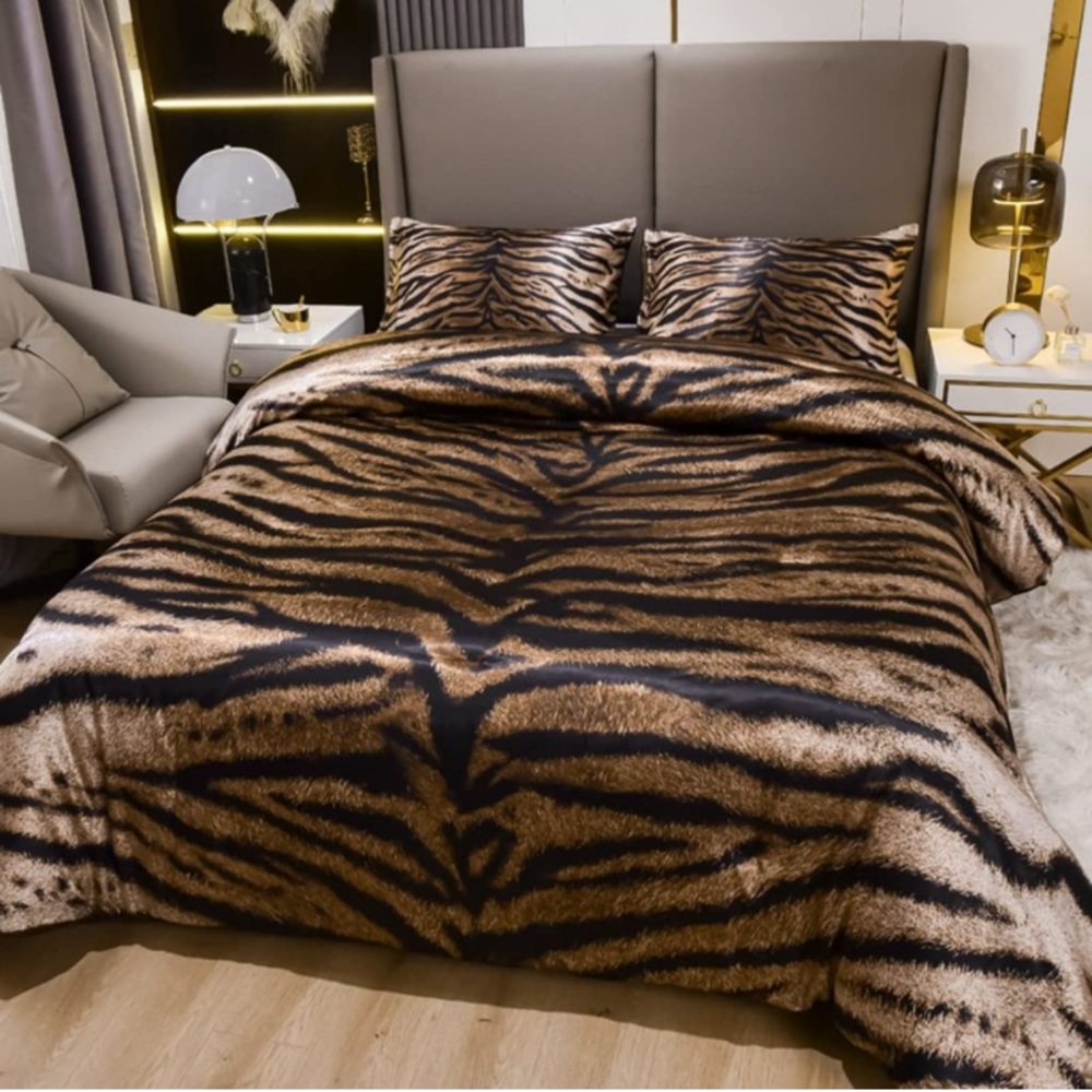Tiger Print Silky Comforter Sets Queen Animal Stripes Bedding Sets 3 Pieces - Picture 2 of 7